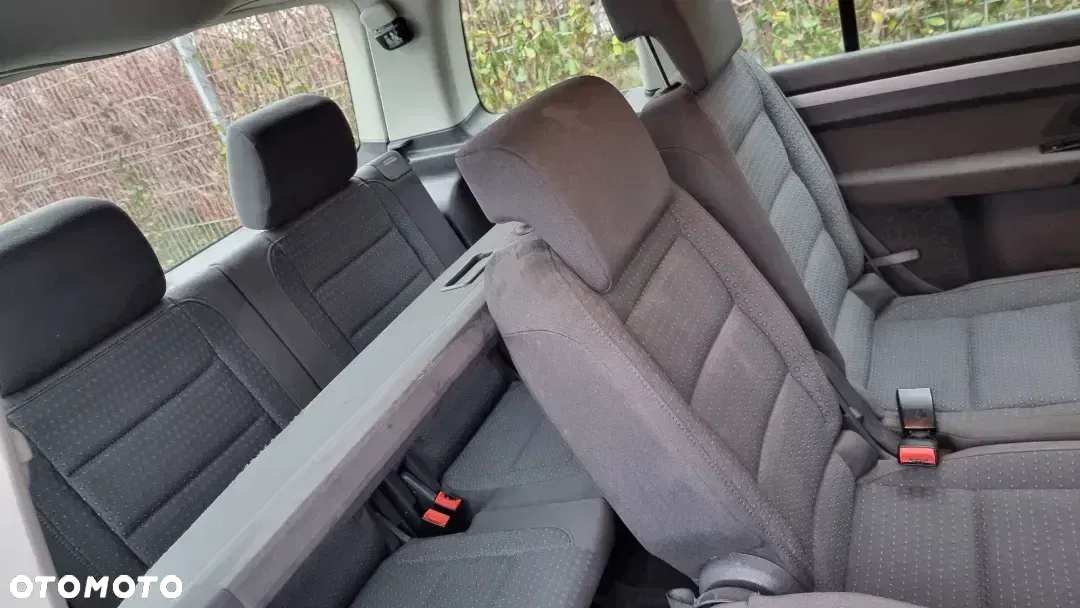 Volkswagen Touran 2.0 FSI Highline Tiptr - 11