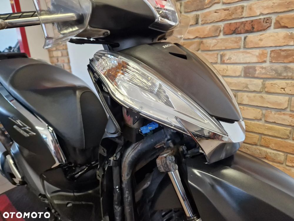 Honda SH - 15