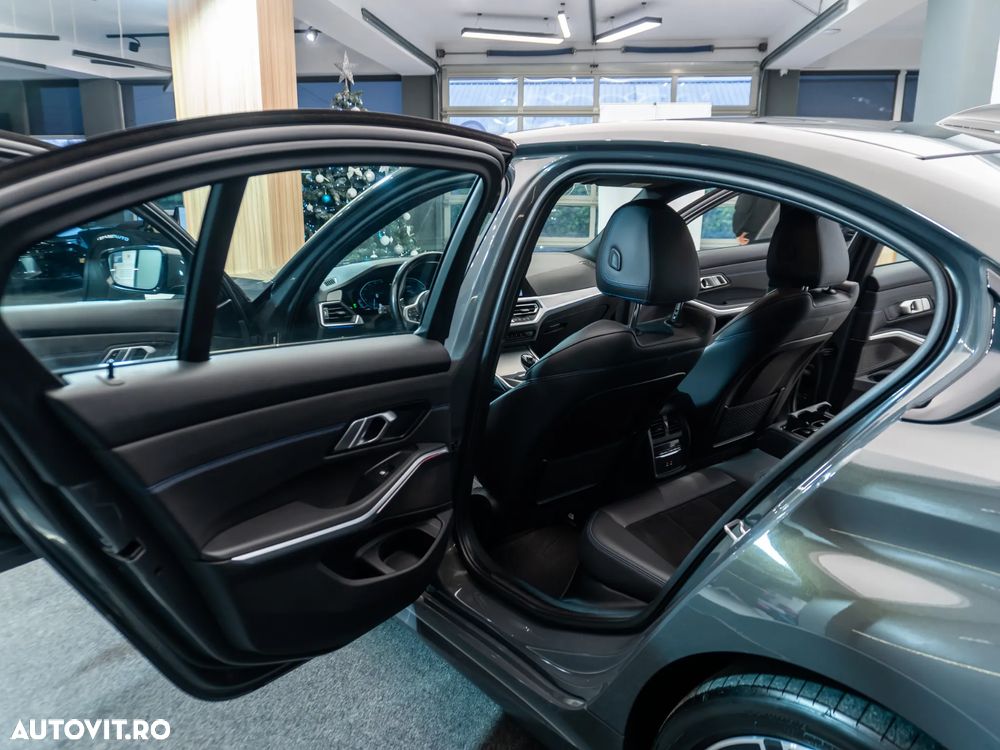 BMW Seria 3 330e Aut. M Sport - 21