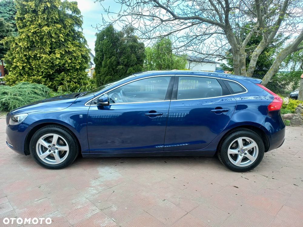 Volvo V40 - 24