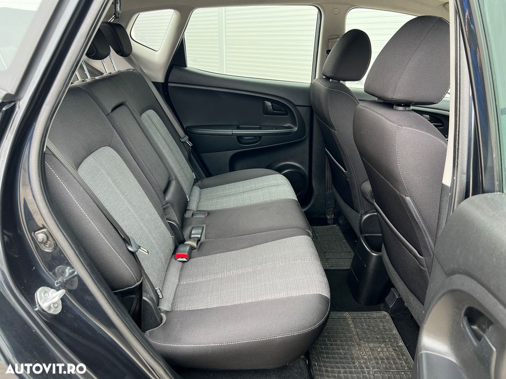 Kia Venga 1.6 CRDi 128 Black Collection - 11