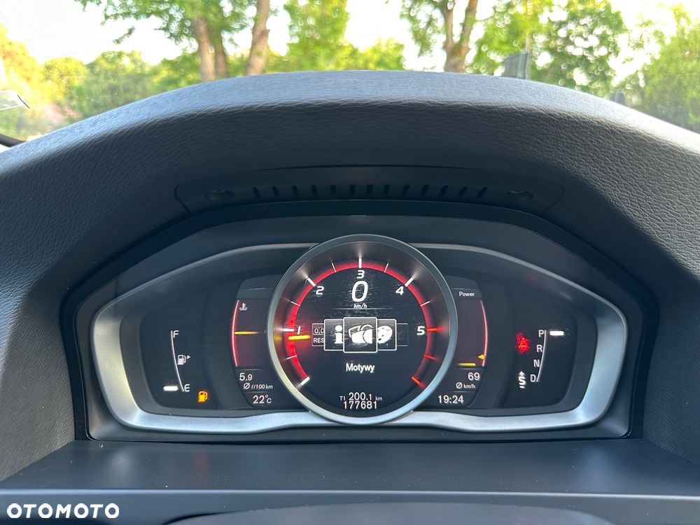 Volvo V60 D3 Geartronic Momentum - 23