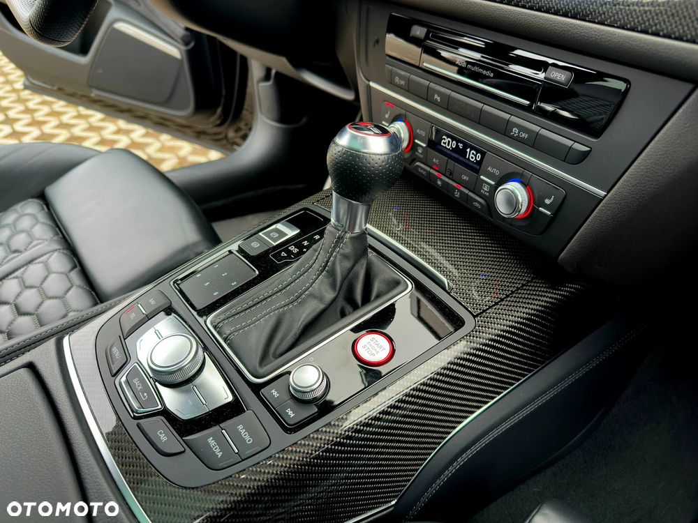 Audi RS6 Avant - 35