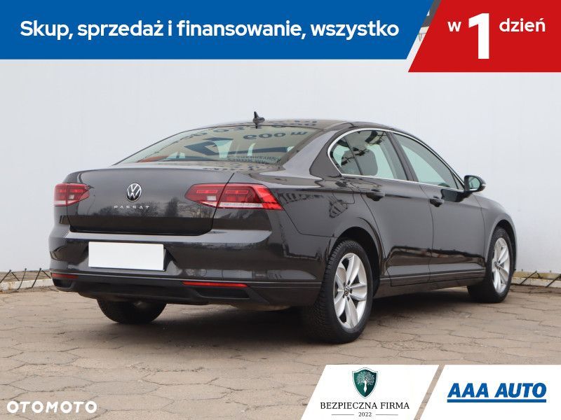 Volkswagen Passat - 7