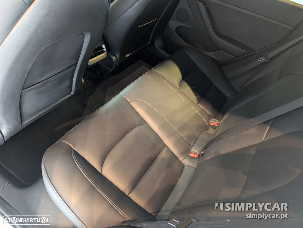 Tesla Model 3 - 7