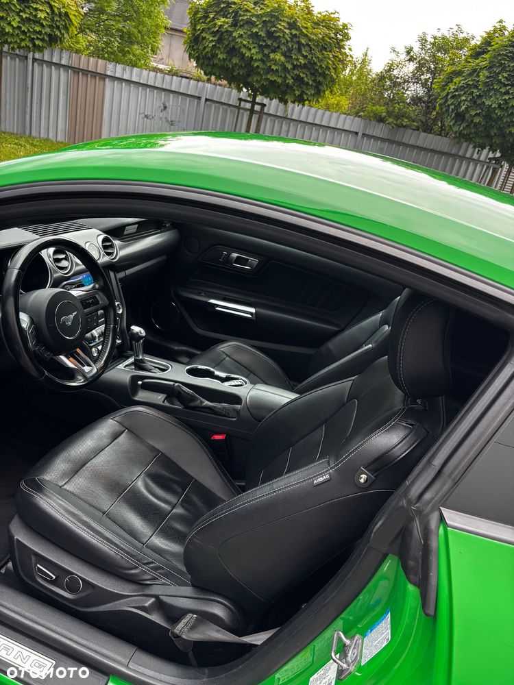 Ford Mustang - 10