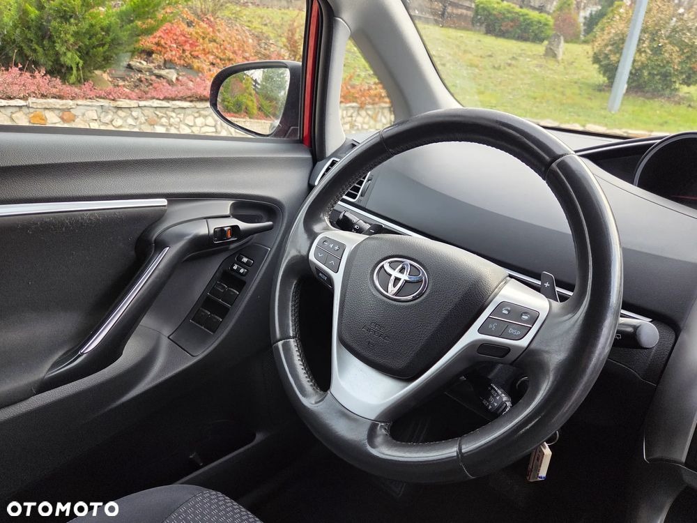Toyota Verso 1.8 Premium MS - 25