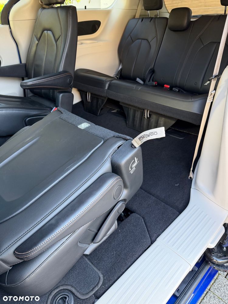 Chrysler Pacifica - 31