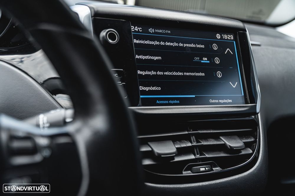 Peugeot 208 1.6 BlueHDi Style - 24