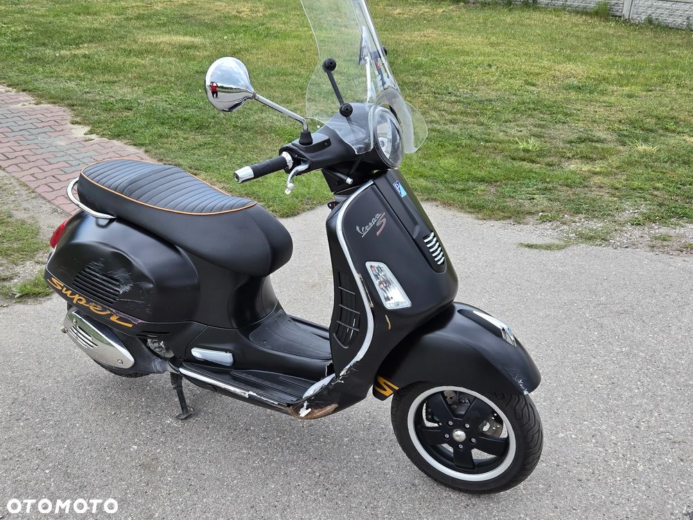 Vespa GTS - 2