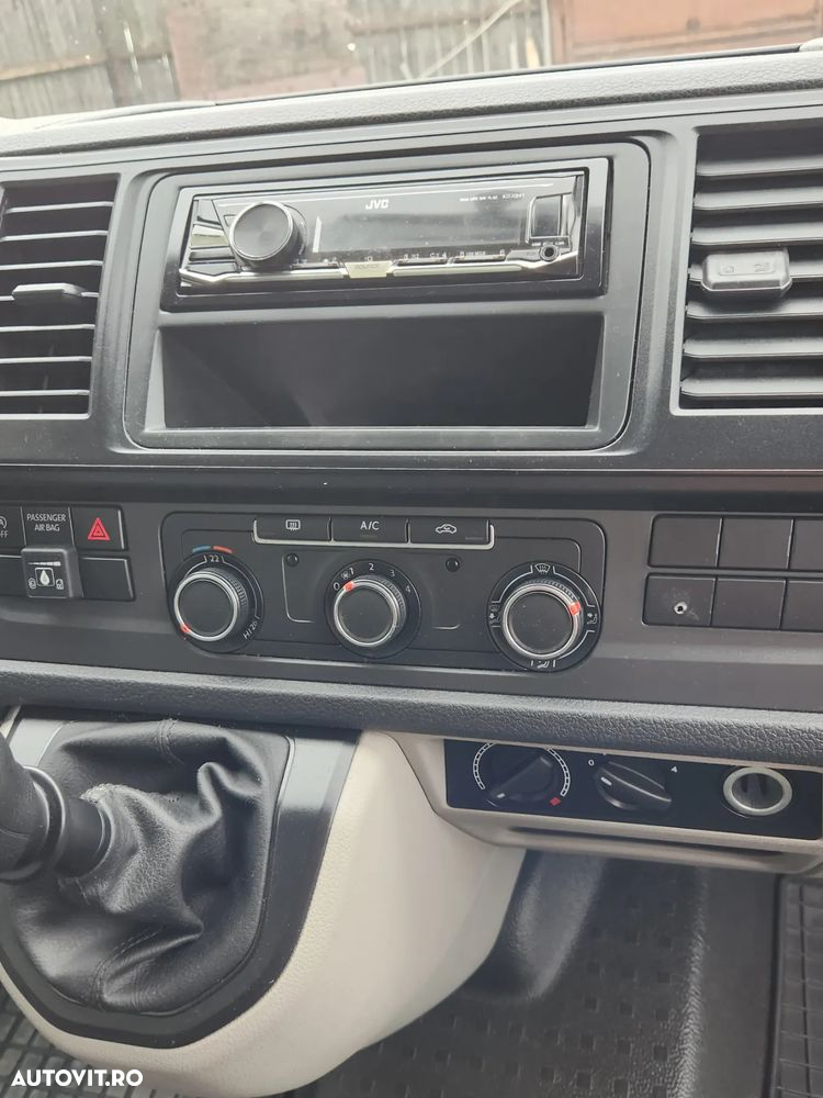 Volkswagen Transporter - 4