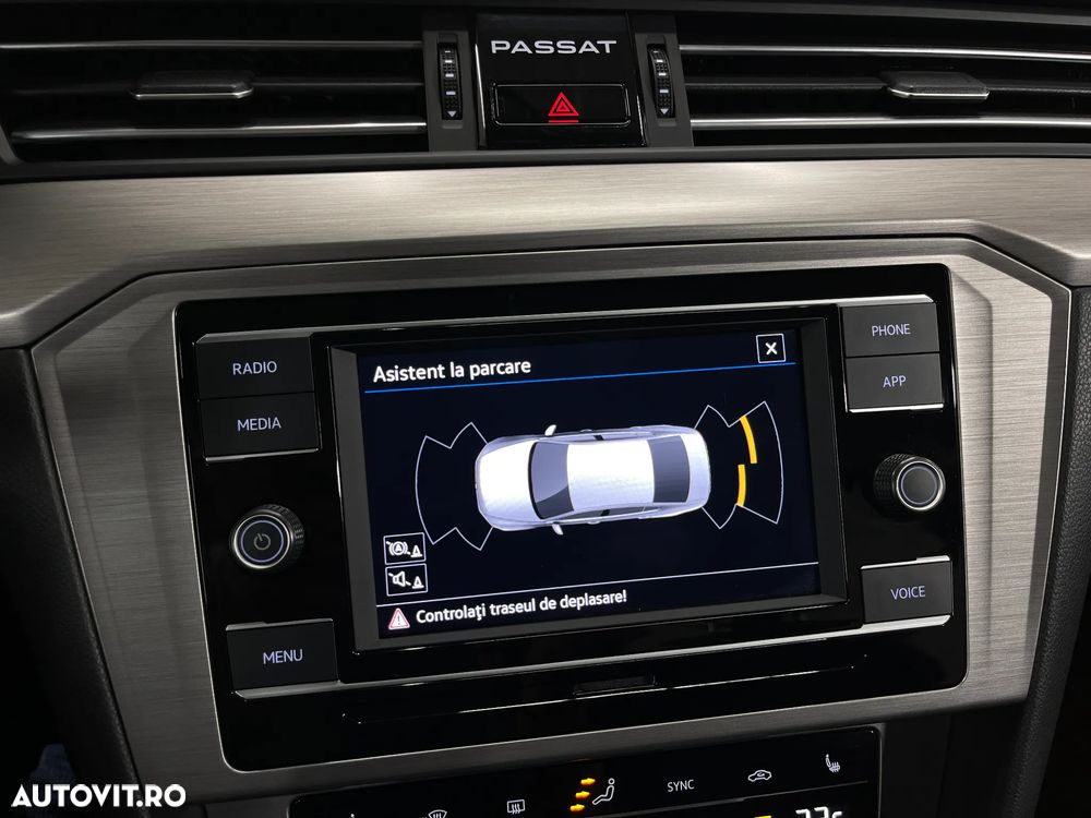 Volkswagen Passat 1.5 TSI ACT Advance - 14