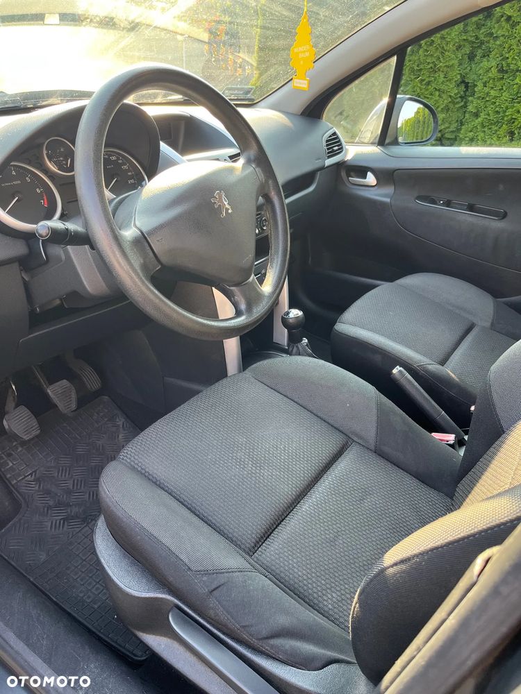 Peugeot 207 - 6