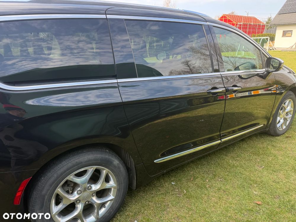 Chrysler Pacifica - 9