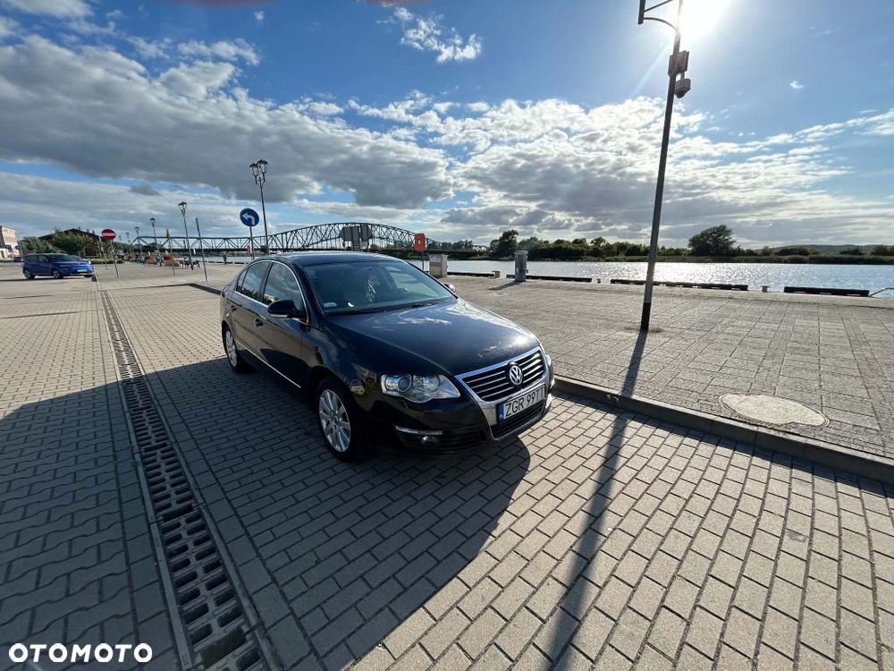 Volkswagen Passat - 2