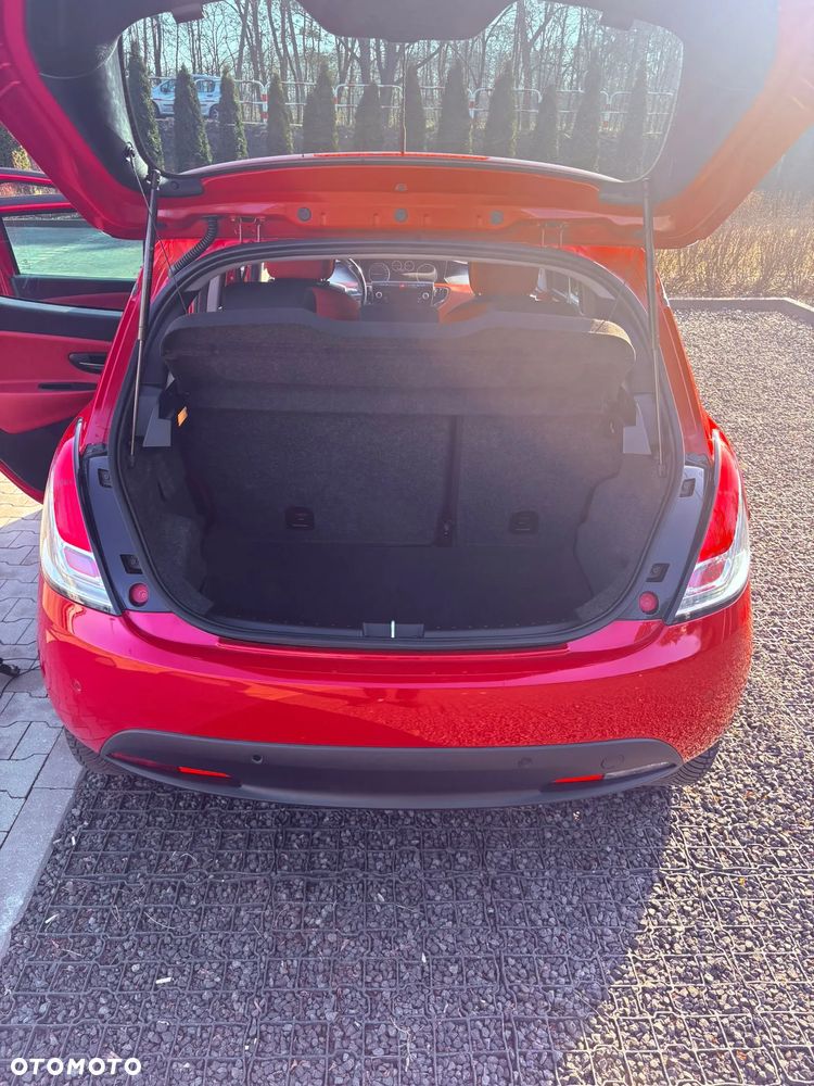 Lancia Ypsilon Y 0.9 TwinAir Turbo 8V Automatik Platinum - 14