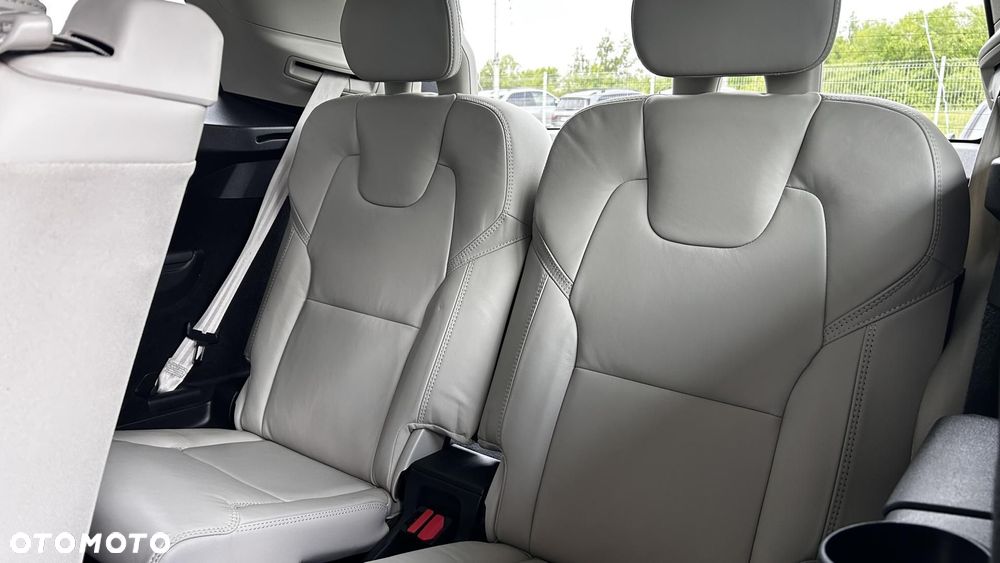 Volvo XC 90 B5 D AWD Ultimate Bright 7os - 23