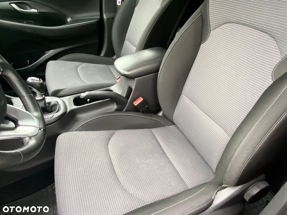 Hyundai i30 - 27