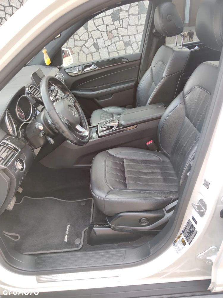 Mercedes-Benz GLE - 10