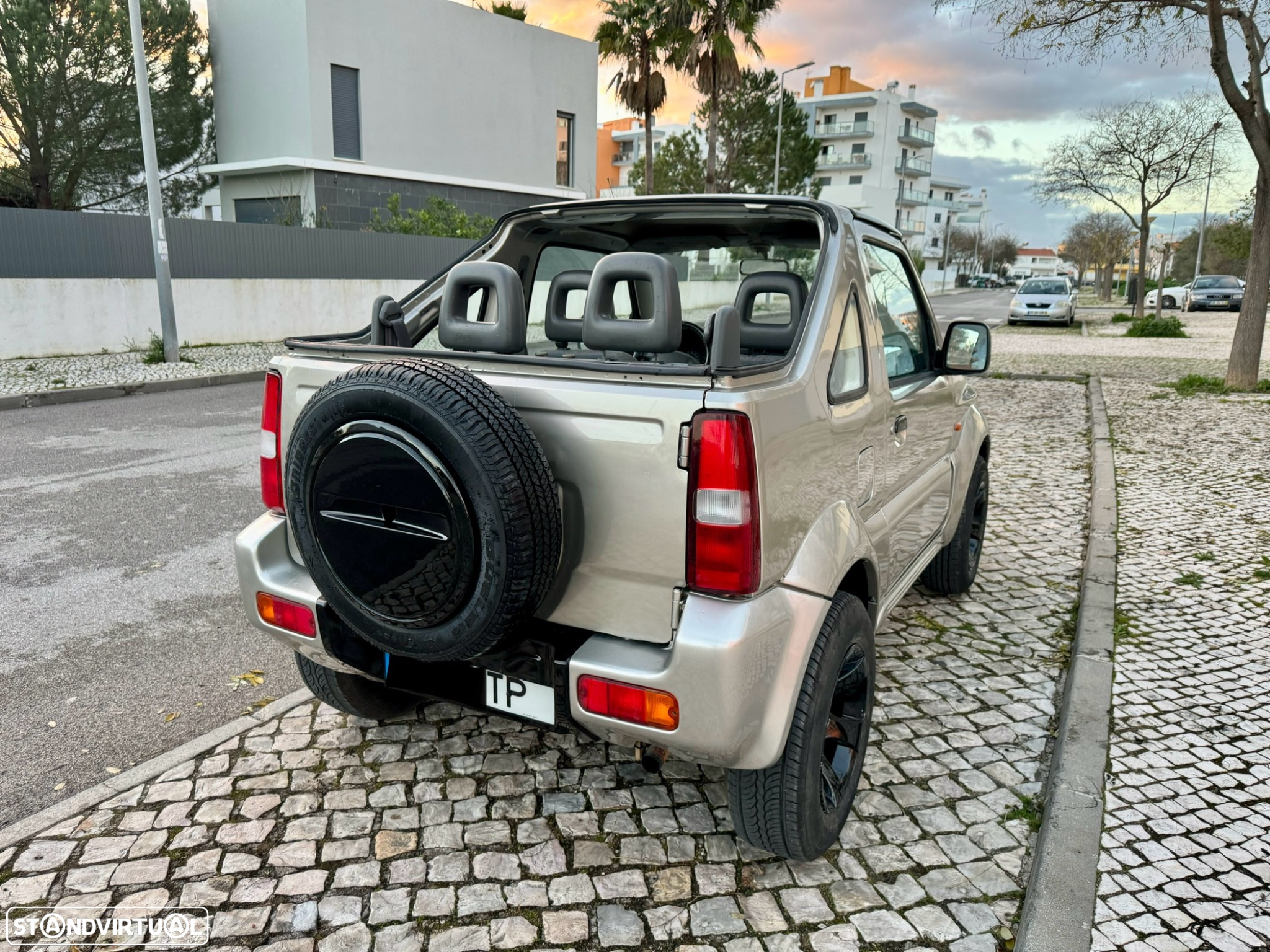 Suzuki Jimny - 11