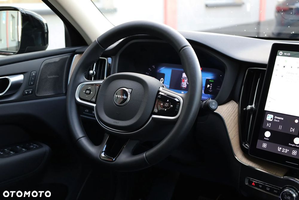 Volvo XC 60 T8 AWD Plus Dark - 31