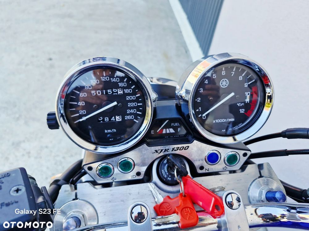 Yamaha XJR - 8