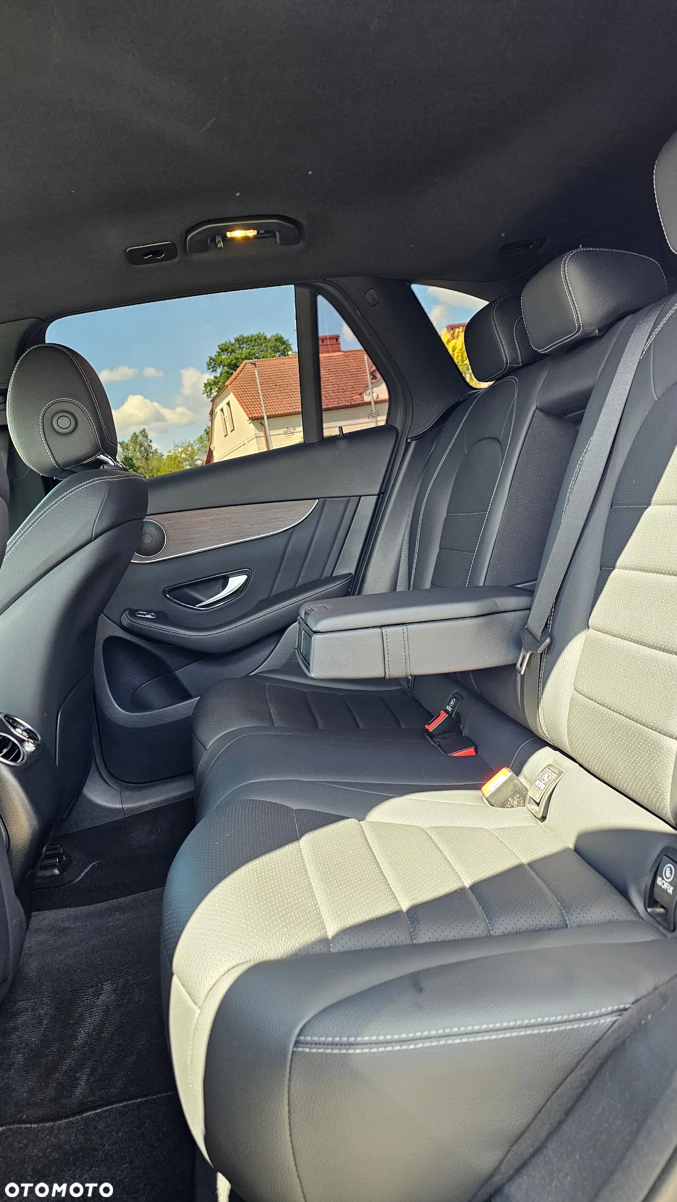Mercedes-Benz GLC 300 4Matic 9G-TRONIC AMG Line - 13