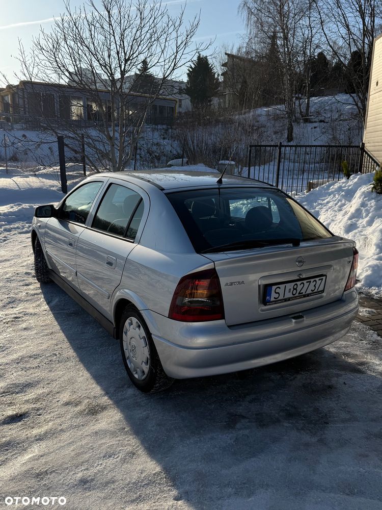 Opel Astra - 2