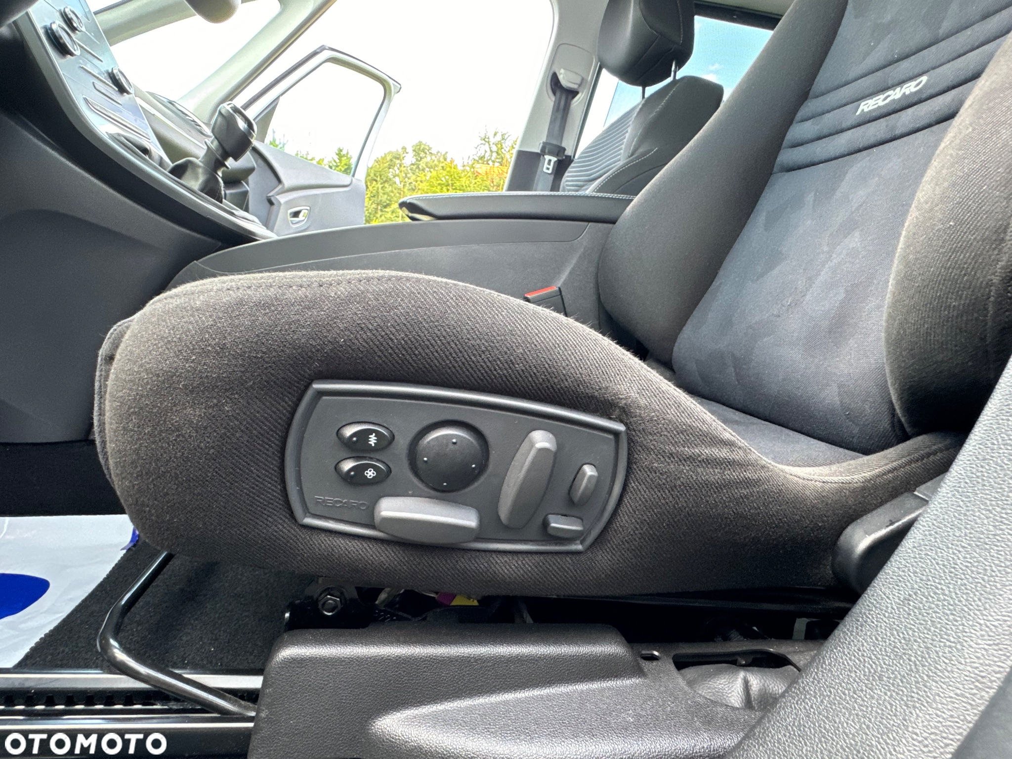 Renault Grand Scenic BLUE dCi 120 LIMITED - 31