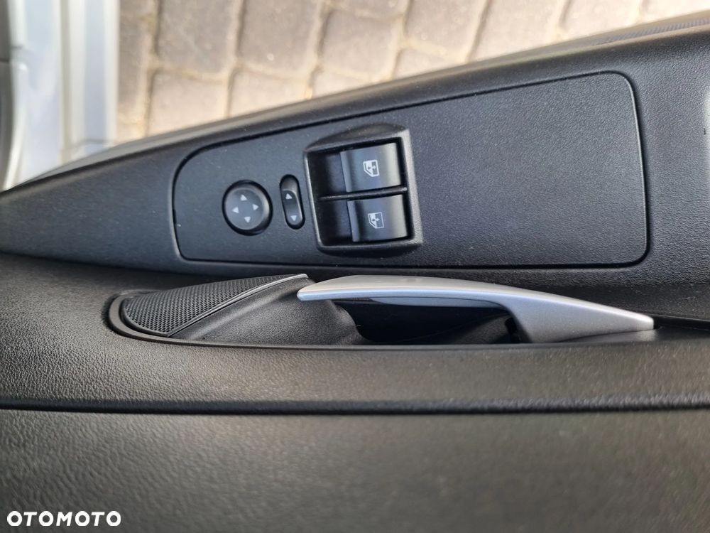 Fiat Linea 1.4 T-Jet 16V Active - 11