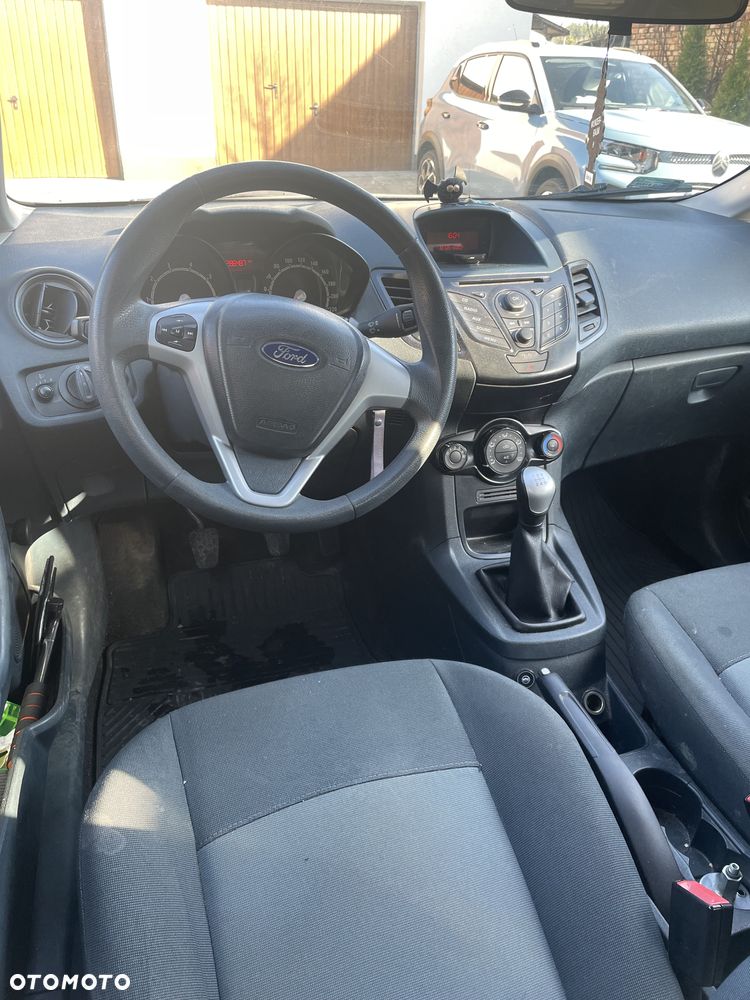 Ford Fiesta 1.25 Ambiente EU5 - 6