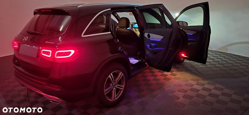 Mercedes-Benz GLC 300 4Matic 9G-TRONIC - 9