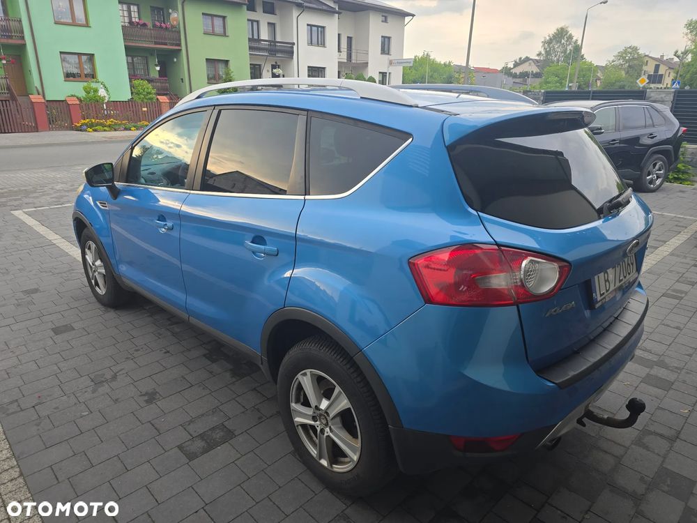 Ford Kuga 2.0 TDCi 2x4 Titanium - 2