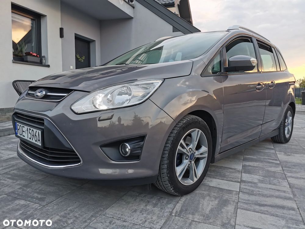 Ford Grand C-MAX - 13