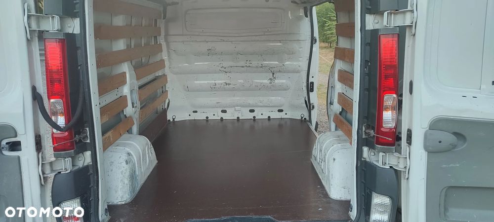 Opel Vivaro - 16