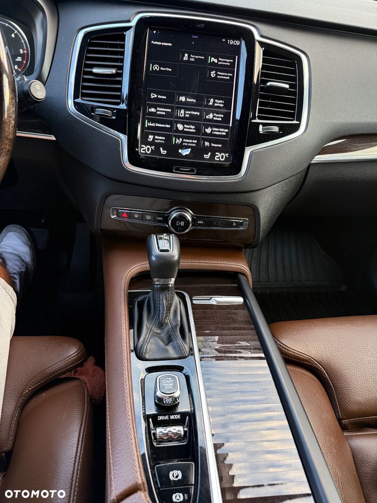 Volvo XC 90 - 31