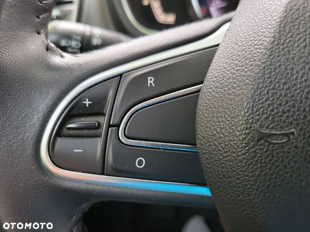 Renault Scenic TCe 140 GPF LIMITED - 12