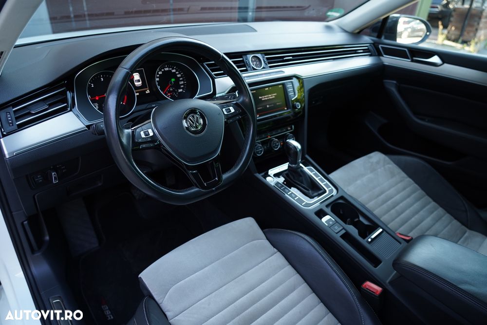 Volkswagen Passat 2.0 TDI SCR 4Motion DSG Highline - 17