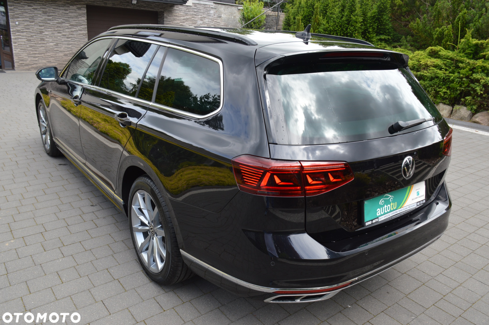 Volkswagen Passat Variant 2.0 TDI SCR DSG R-Line - 5