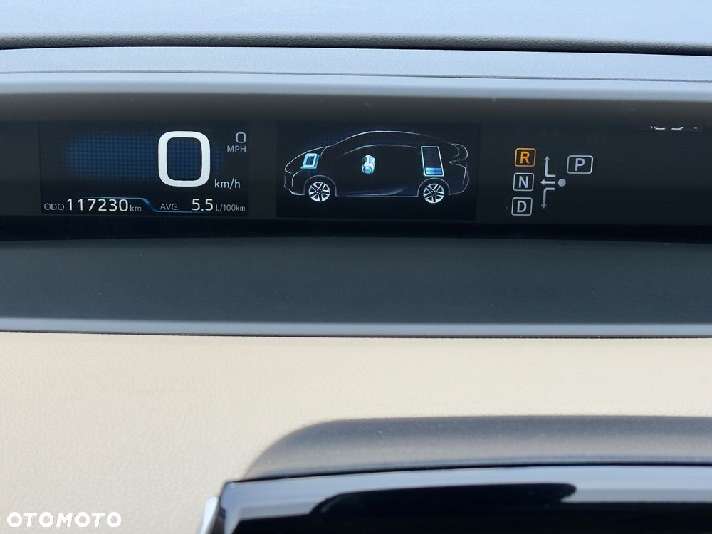 Toyota Prius 1.8 Hybrid Premium - 18