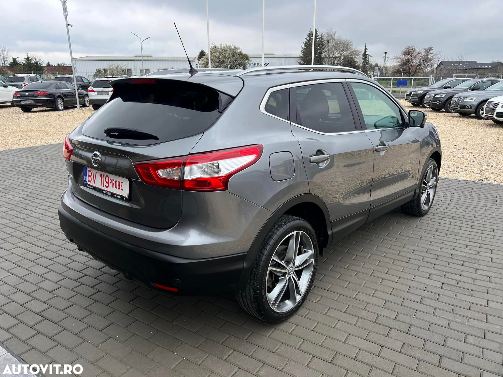 Nissan Qashqai 1.6 DCI Start/Stop X-TRONIC Tekna - 2