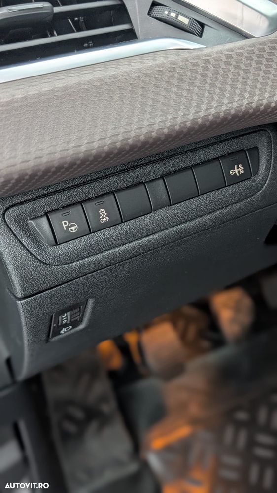 Peugeot 2008 PureTech 82 Allure - 9