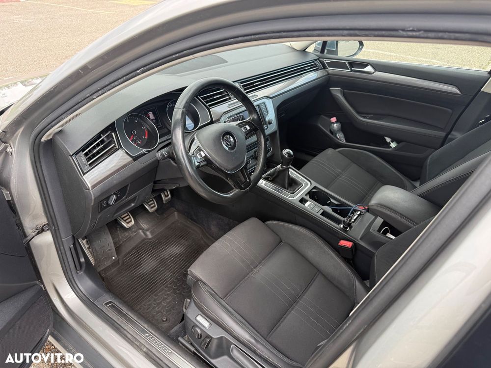 Volkswagen Passat Alltrack - 12