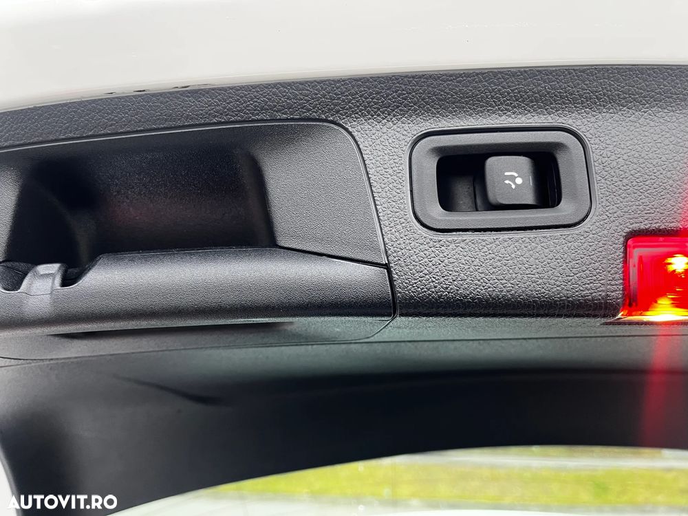 Mercedes-Benz A 220 4Matic 7G-DCT AMG Line - 27