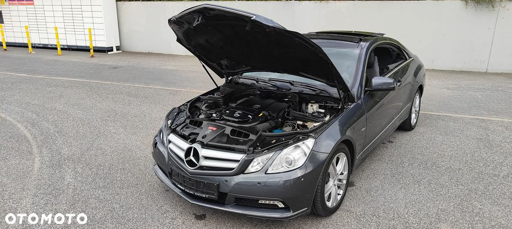 Mercedes-Benz Klasa E 250 CGI BlueEff - 33