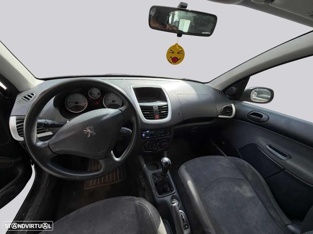 Peugeot 206 - 8