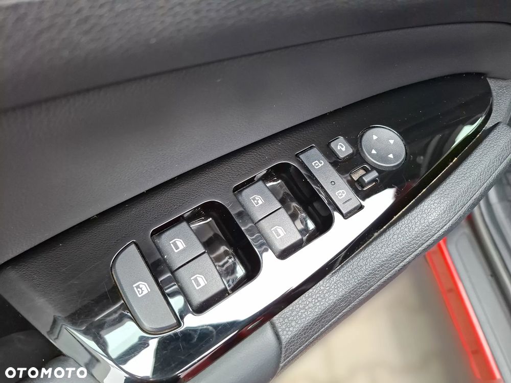 Kia Sportage 1.6 T-GDI MHEV Business Line 4WD DCT - 26