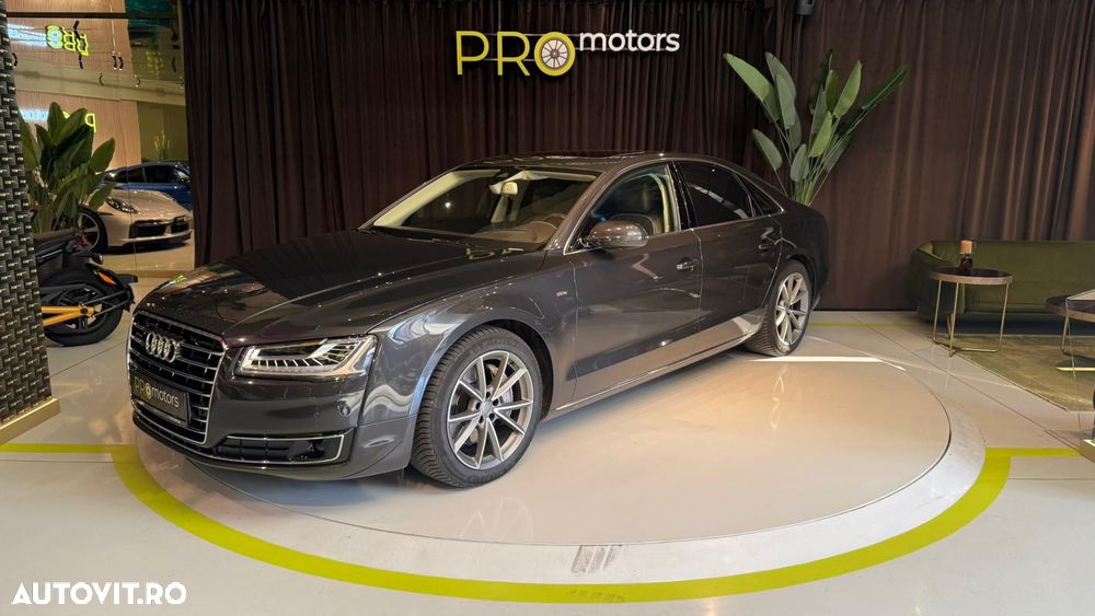 Audi A8 - 8