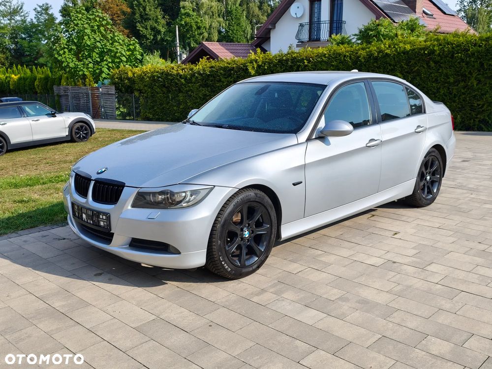 BMW Seria 3 318i - 1