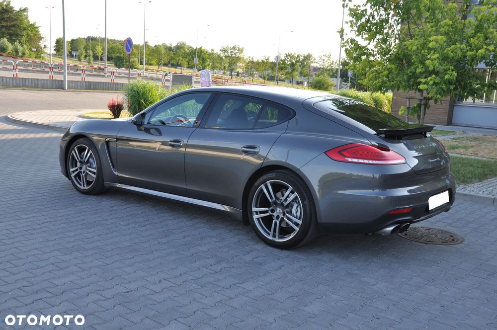 Porsche Panamera 4S - 1